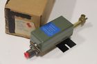 26-18937 P-5210-3 Johnson Controls New 0-200