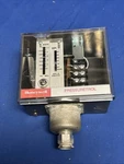 Honeywell Pressuretrol Controller 1050/U Free Shipping. Fixed Price $99.99.